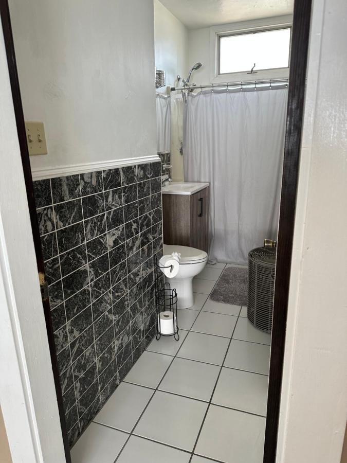 Shy'S Place Brockton Esterno foto